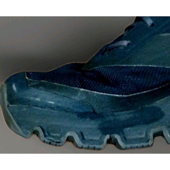 On Running Women’s Cloud Waterproof Sneakers Black Size 7.5 Athletic Shoes - Picture 13 of 15